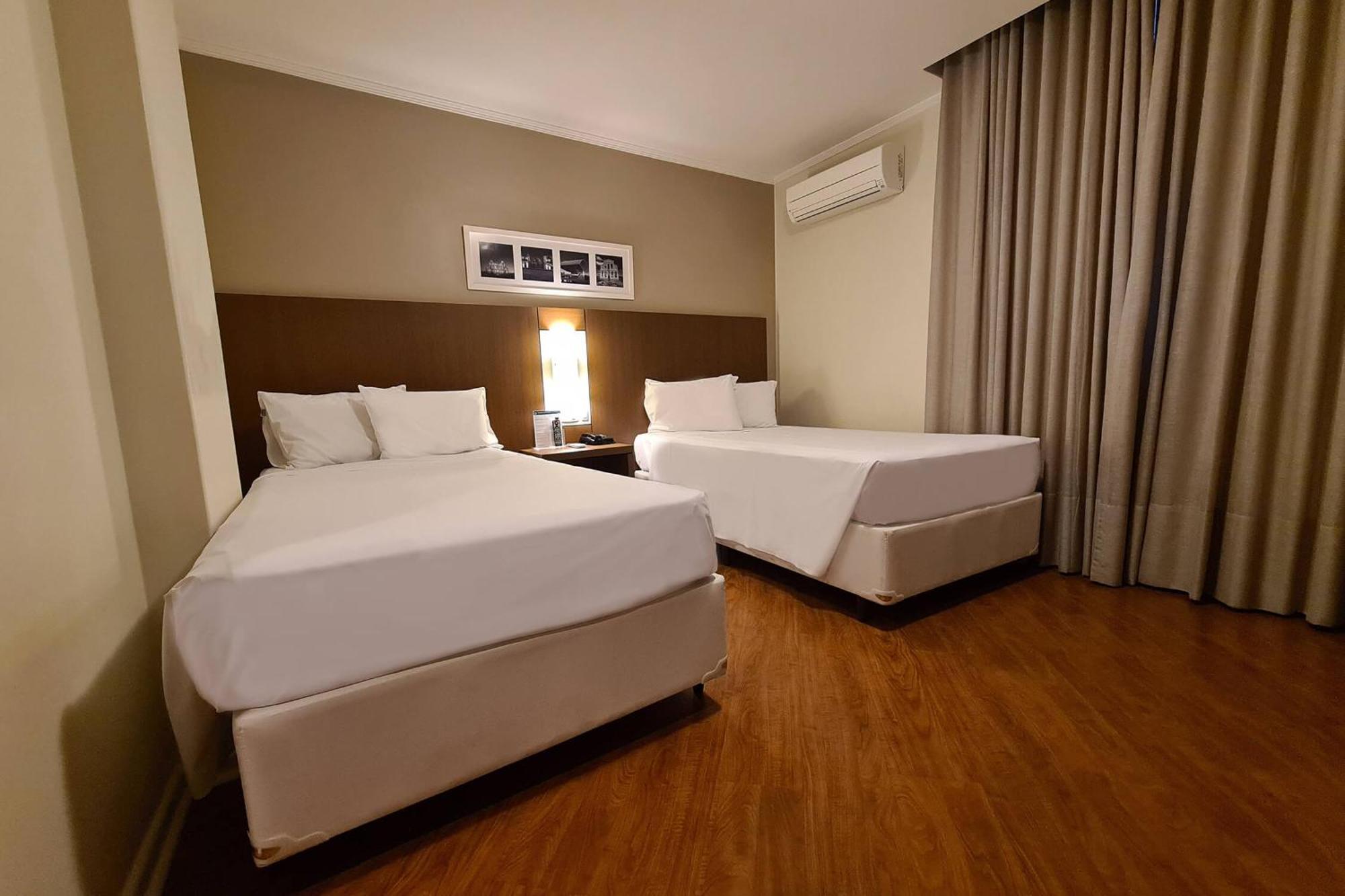Hotel Deville Curitiba Exterior foto