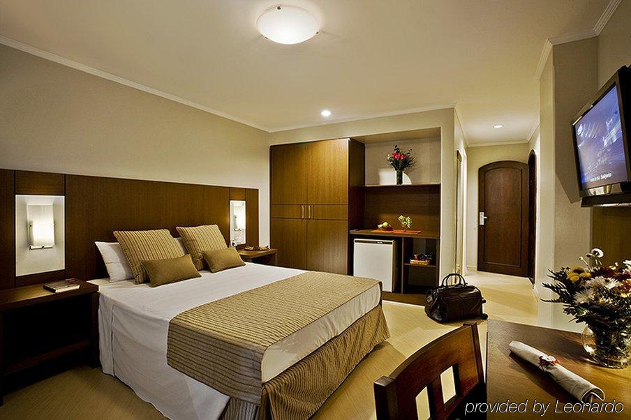 Hotel Deville Curitiba Habitación foto